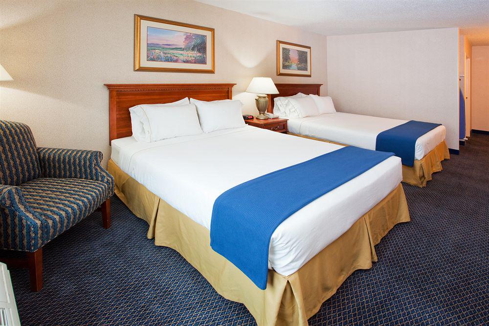 Holiday Inn Express Hotel & Suites Grand Rapids-North By Ihg Walker Pokoj fotografie