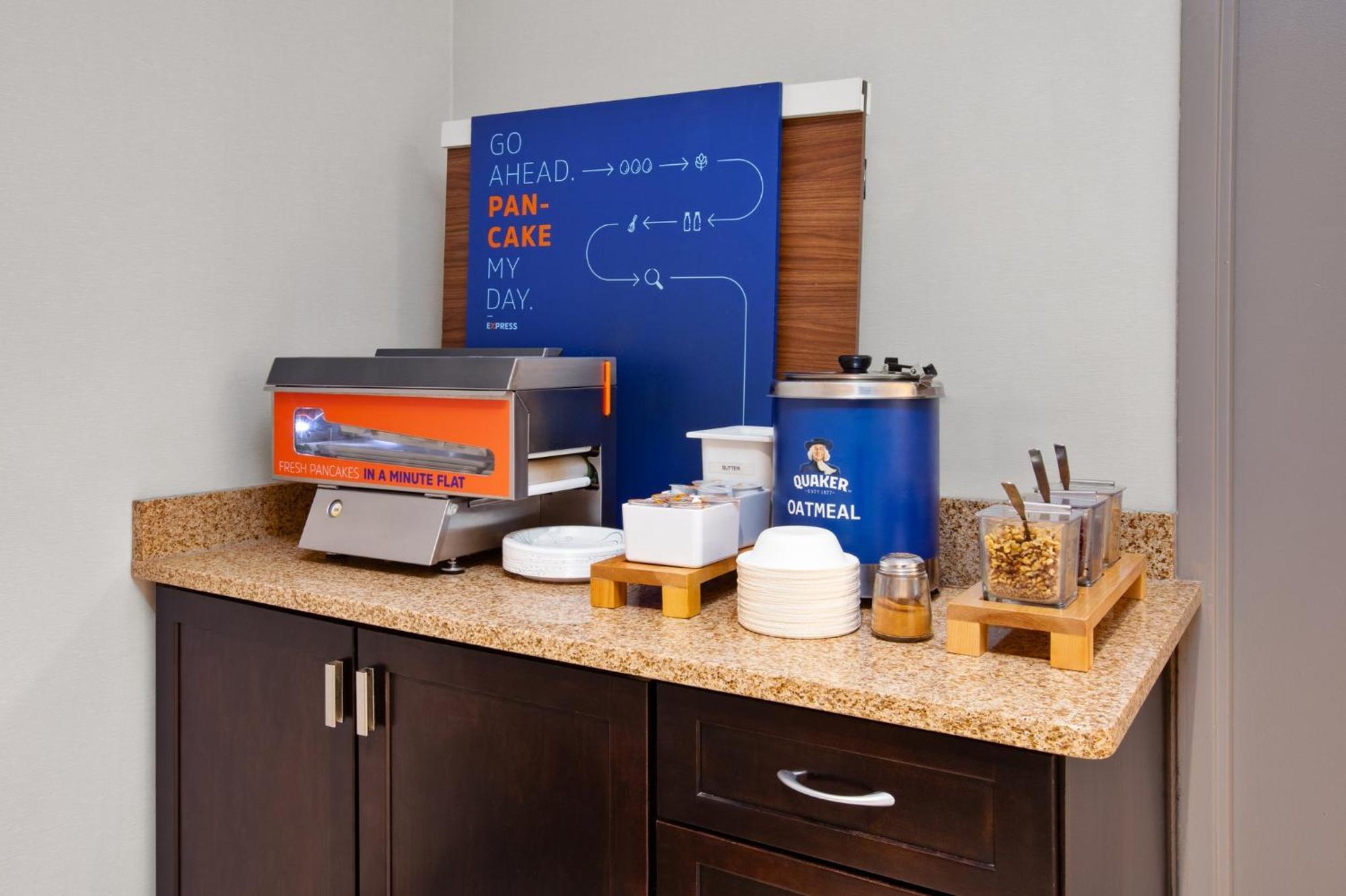 Holiday Inn Express Hotel & Suites Grand Rapids-North By Ihg Walker Exteriér fotografie