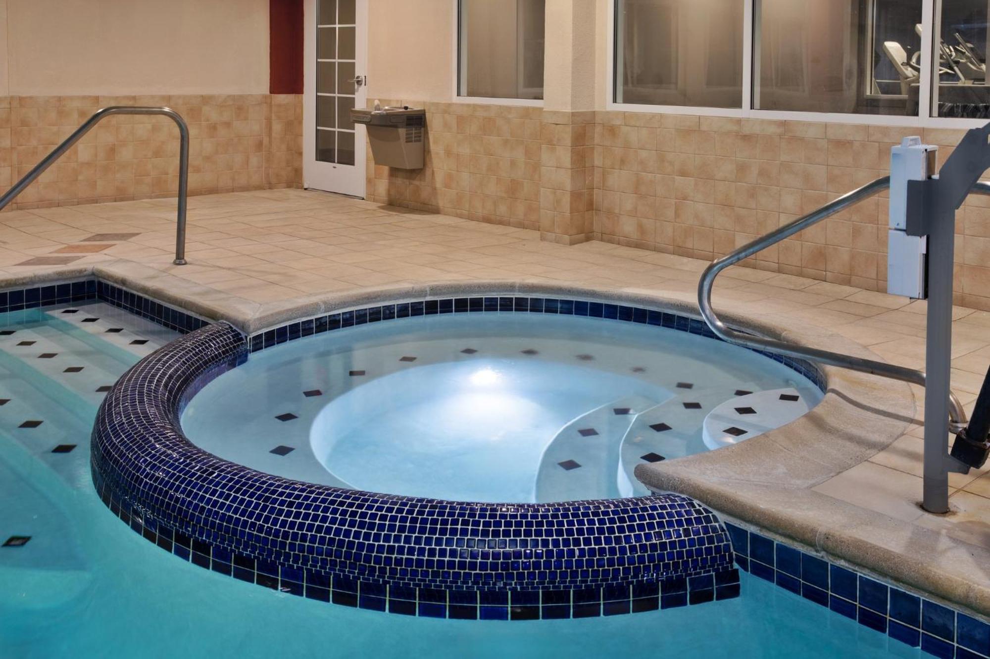 Holiday Inn Express Hotel & Suites Grand Rapids-North By Ihg Walker Exteriér fotografie