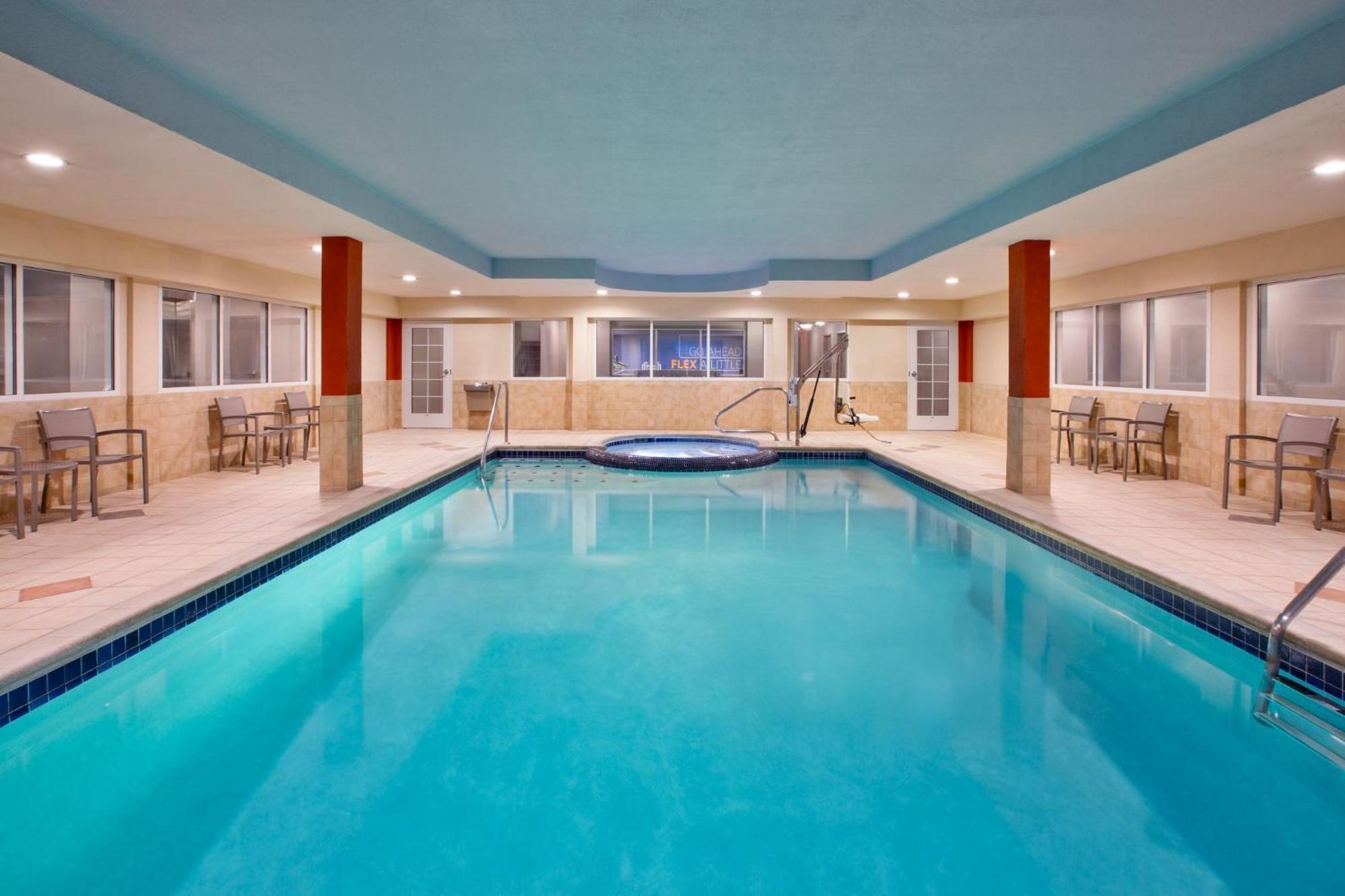 Holiday Inn Express Hotel & Suites Grand Rapids-North By Ihg Walker Exteriér fotografie